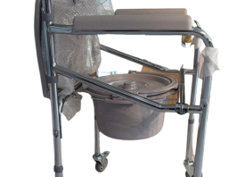 Commodes chair with armrest